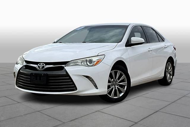 2017 Toyota Camry XLE FWD photo