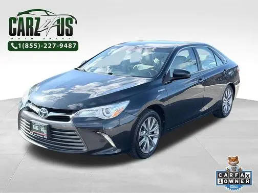 2017 Toyota Camry FWD photo