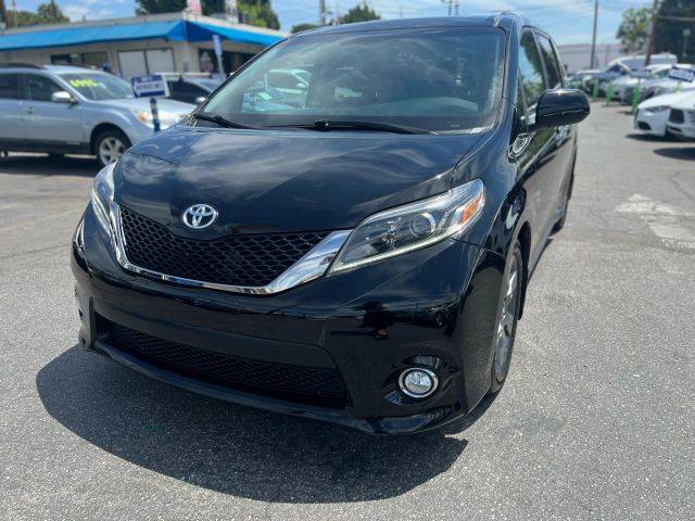 2016 Toyota Sienna SE FWD photo