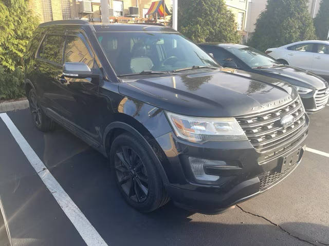 2017 Ford Explorer XLT FWD photo