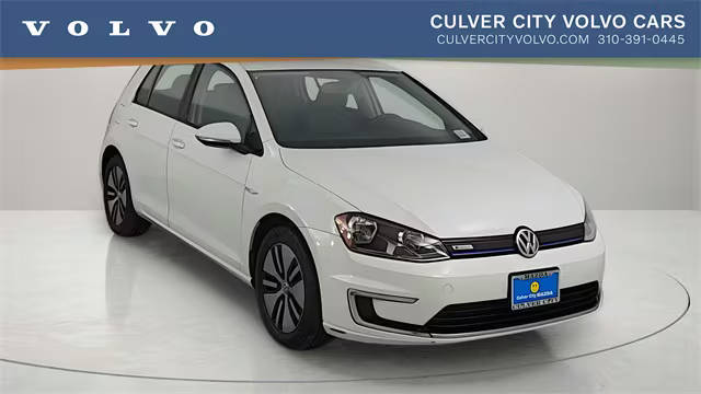 2016 Volkswagen e-Golf SE FWD photo