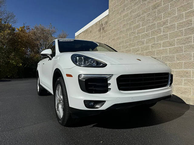 2016 Porsche Cayenne  AWD photo