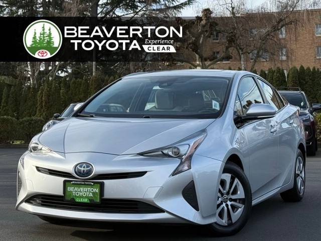 2016 Toyota Prius Three FWD photo