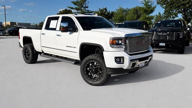 2016 GMC Sierra 2500HD Denali 4WD photo