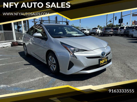 2016 Toyota Prius Two FWD photo