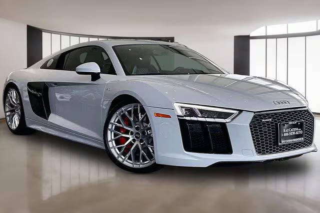 2017 Audi R8 V10 AWD photo