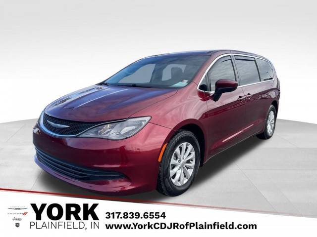2017 Chrysler Pacifica Minivan Touring FWD photo