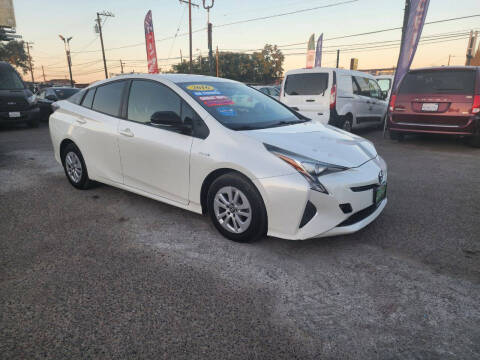 2016 Toyota Prius Two FWD photo