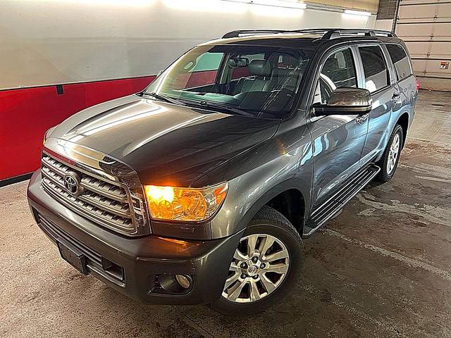 2016 Toyota Sequoia Platinum 4WD photo