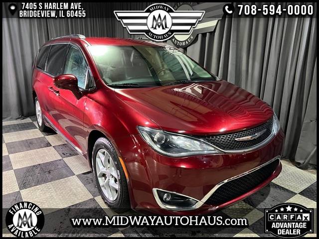 2017 Chrysler Pacifica Minivan Touring-L Plus FWD photo