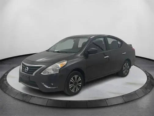 2015 Nissan Versa SV FWD photo