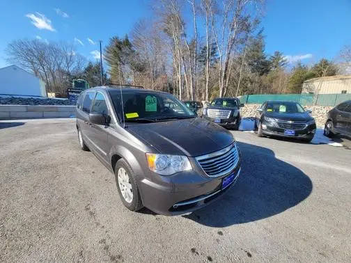 2016 Chrysler Town and Country Touring FWD photo