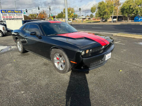 2016 Dodge Challenger SXT RWD photo