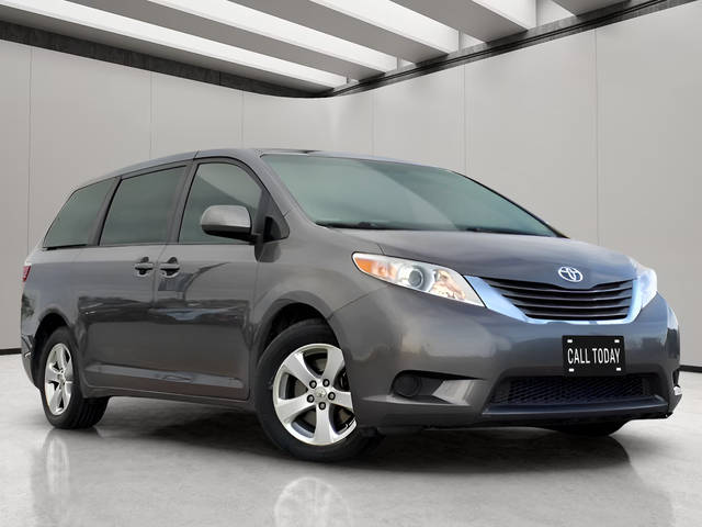 2016 Toyota Sienna LE FWD photo