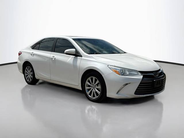 2017 Toyota Camry XLE FWD photo