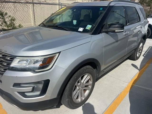 2017 Ford Explorer XLT FWD photo