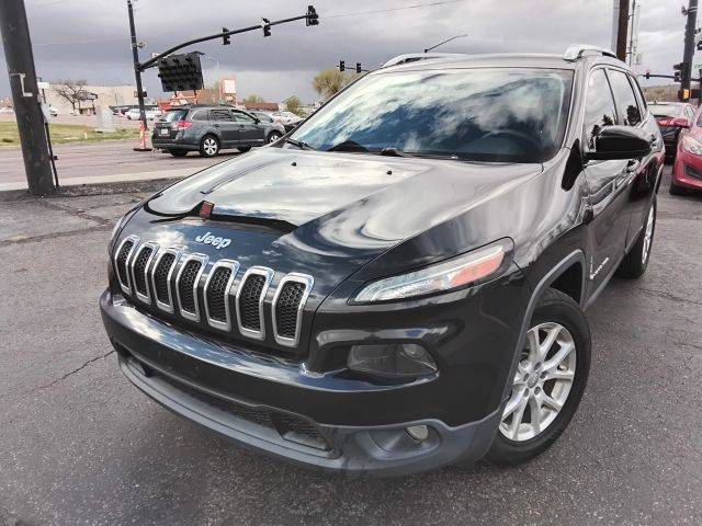 2016 Jeep Cherokee Latitude FWD photo