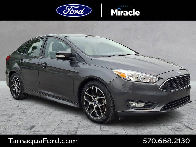 2016 Ford Focus SE FWD photo