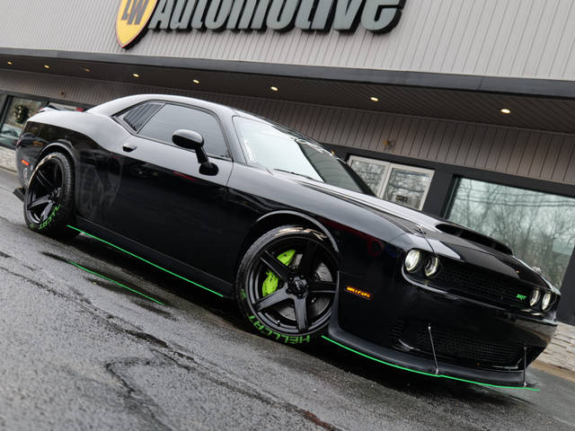 2016 Dodge Challenger SRT Hellcat RWD photo