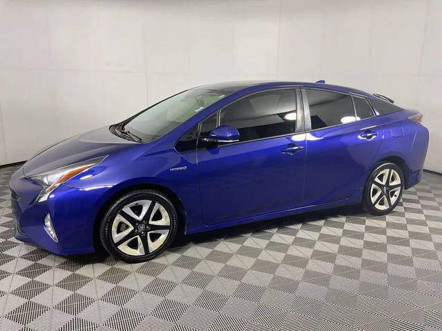 2016 Toyota Prius Three Touring FWD photo