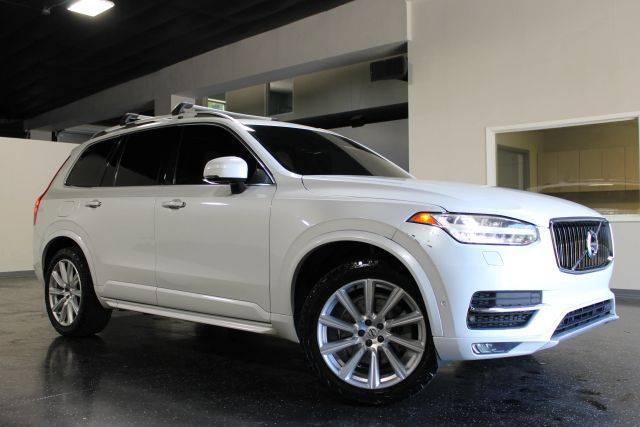 2017 Volvo XC90 Momentum AWD photo