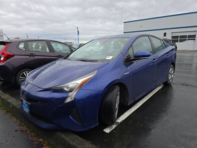 2016 Toyota Prius Four FWD photo