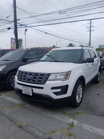 2017 Ford Explorer Base FWD photo