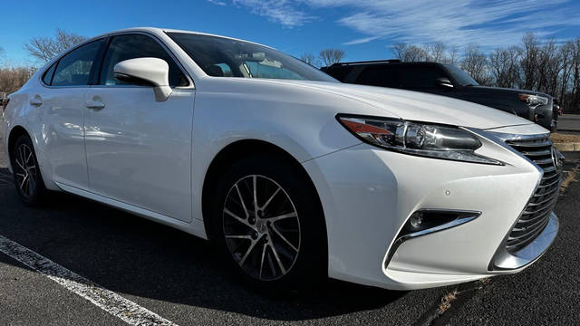 2016 Lexus ES FWD photo