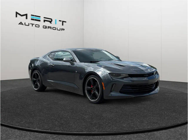 2017 Chevrolet Camaro 1LT RWD photo