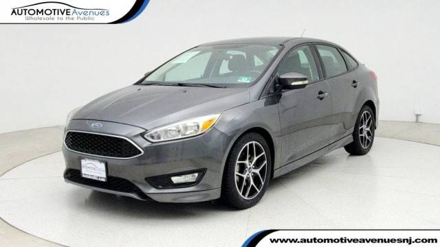 2016 Ford Focus SE FWD photo