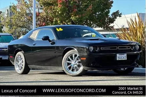 2016 Dodge Challenger R/T RWD photo