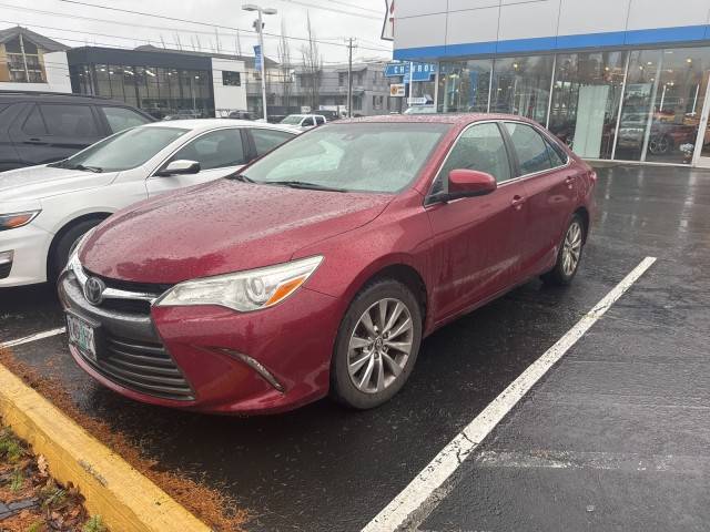 2017 Toyota Camry XLE FWD photo