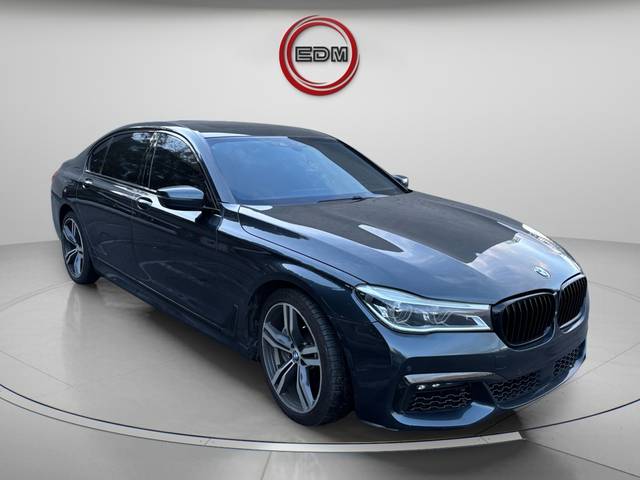 2016 BMW 7 Series 750i RWD photo