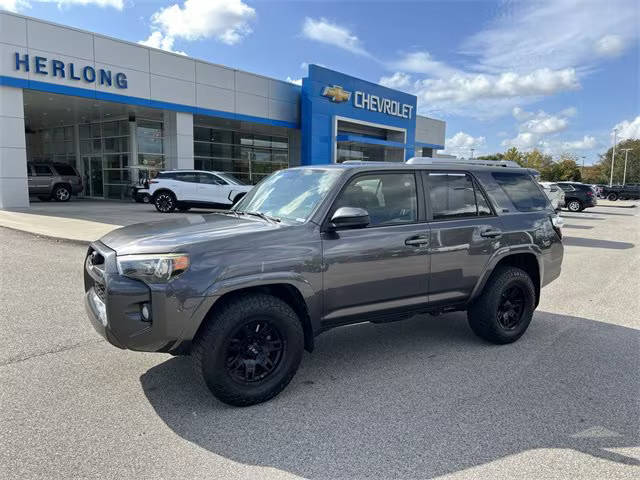 2016 Toyota 4Runner SR5 RWD photo