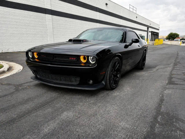 2016 Dodge Challenger 392 Hemi Scat Pack Shaker RWD photo