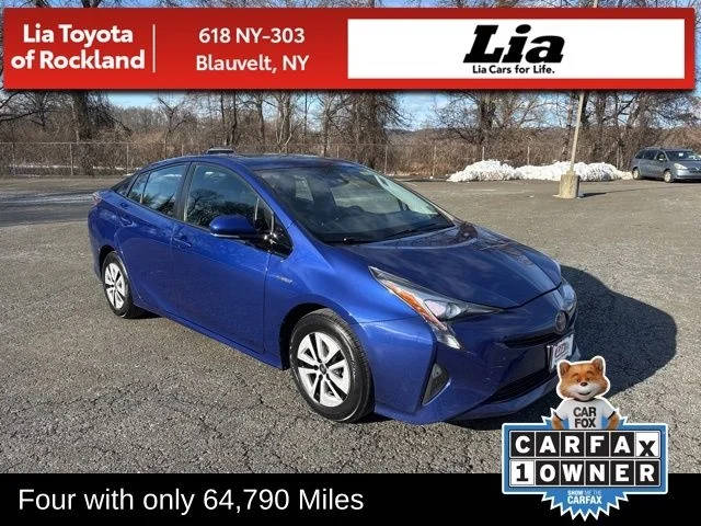 2016 Toyota Prius Four FWD photo