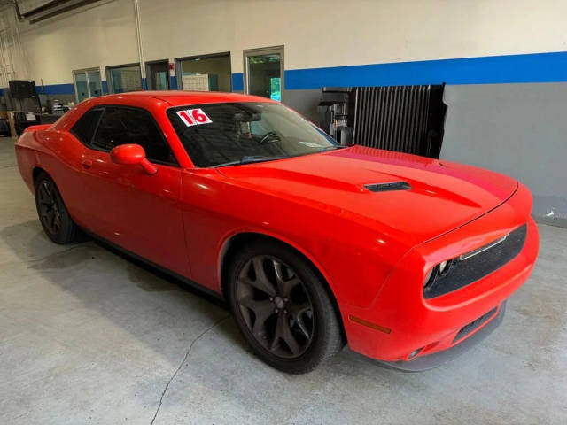 2016 Dodge Challenger SXT RWD photo