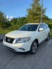 2016 Nissan Pathfinder Platinum FWD photo