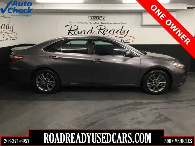 2017 Toyota Camry SE FWD photo