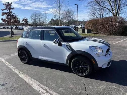 2016 MINI Countryman S FWD photo