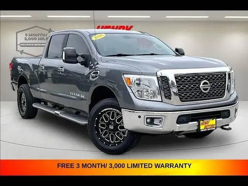 2016 Nissan Titan XD SV 4WD photo
