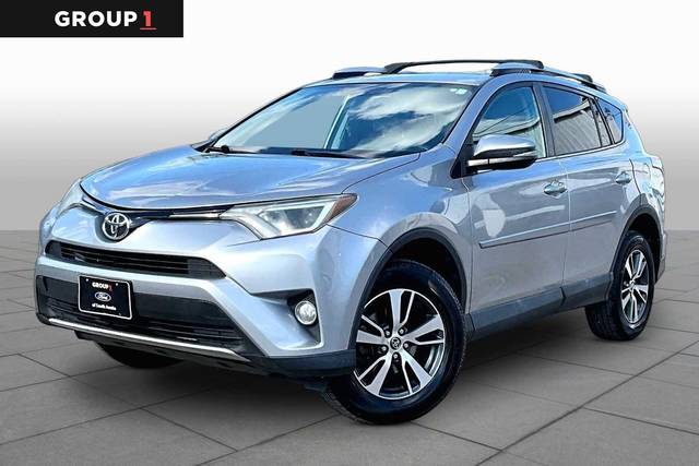 2016 Toyota RAV4 XLE FWD photo