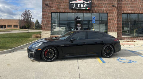 2016 Porsche Panamera GTS AWD photo