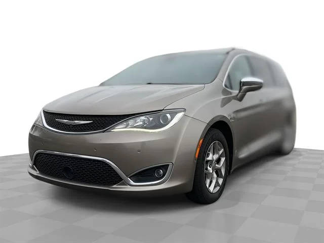 2017 Chrysler Pacifica Minivan Limited FWD photo
