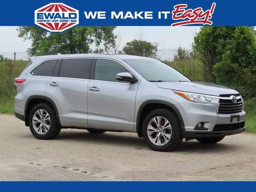 2016 Toyota Highlander LE Plus AWD photo