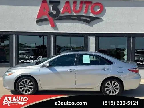 2017 Toyota Camry XLE FWD photo