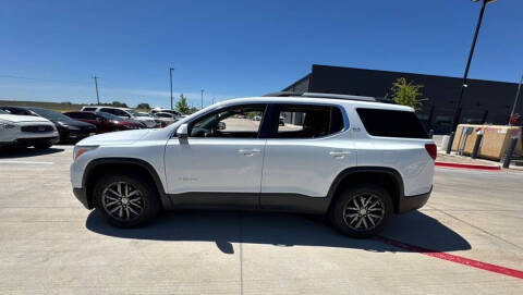 2017 GMC Acadia SLT FWD photo