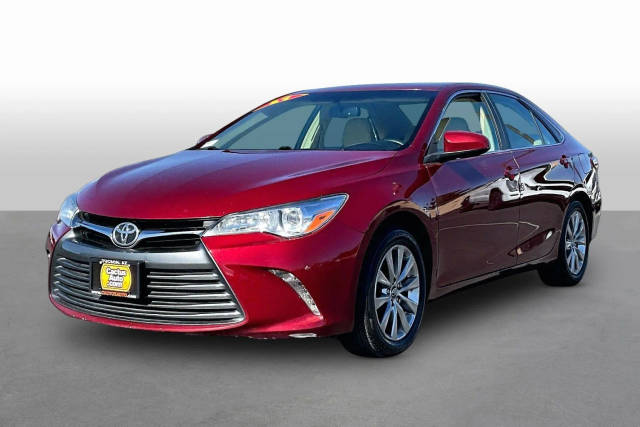 2017 Toyota Camry XLE FWD photo
