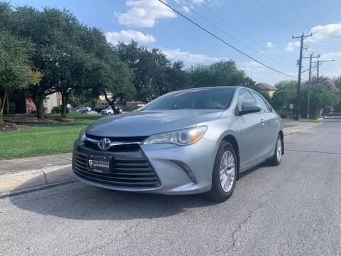 2017 Toyota Camry LE FWD photo