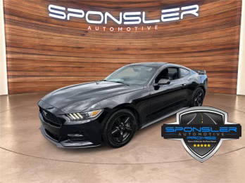 2017 Ford Mustang V6 RWD photo